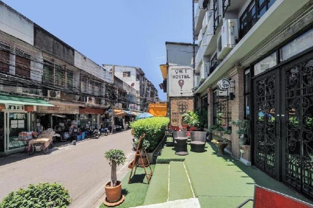 Vm1 Hostel Bangkok Exterior photo