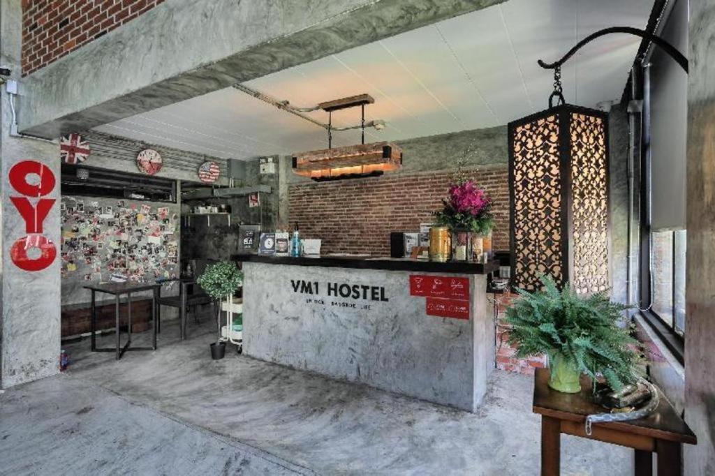 Vm1 Hostel Bangkok Exterior photo
