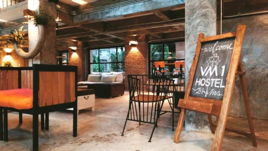 Vm1 Hostel Bangkok Exterior photo